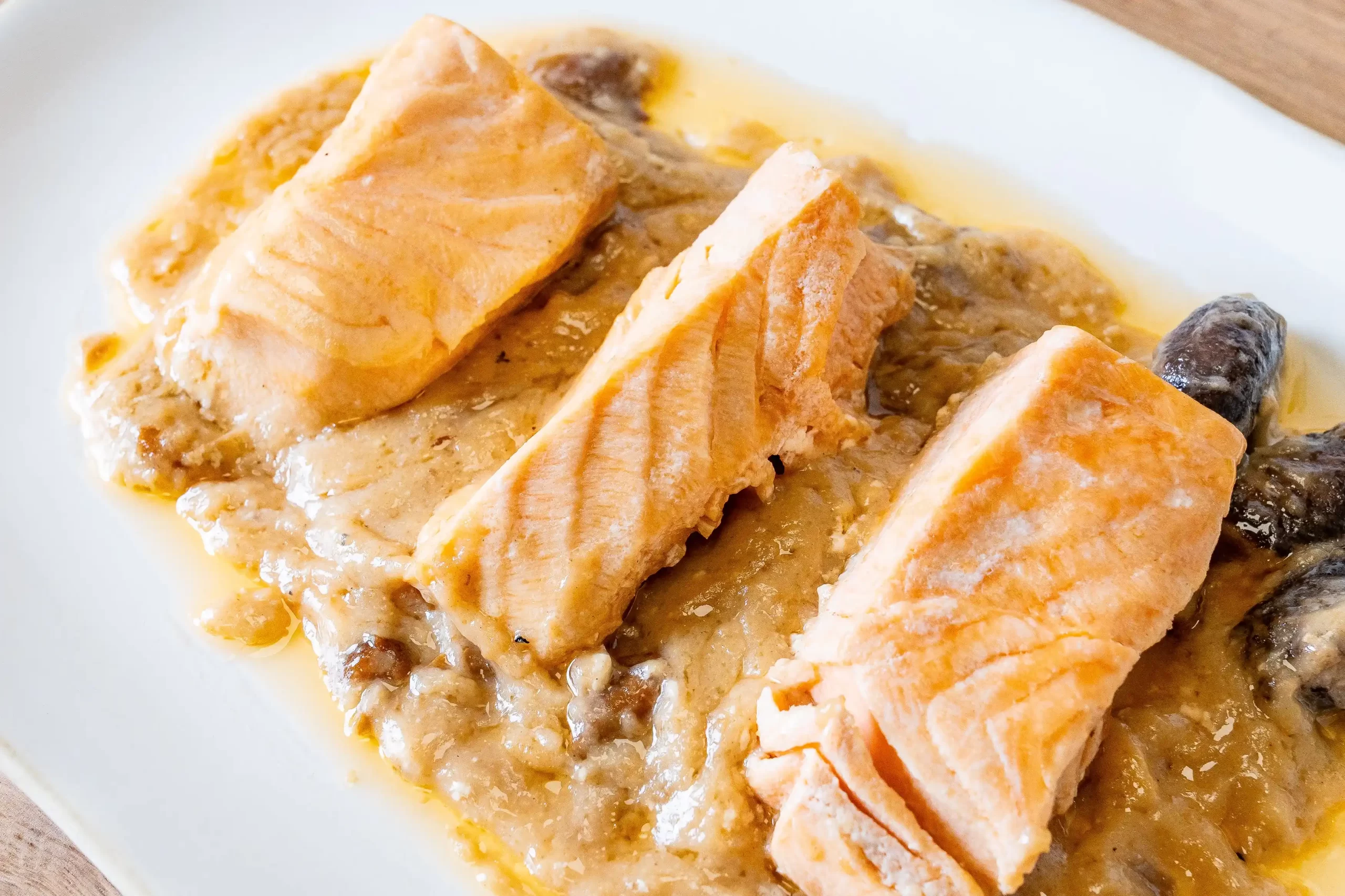 Lomo de Salmon en Salsa Boletus - Imagen 4