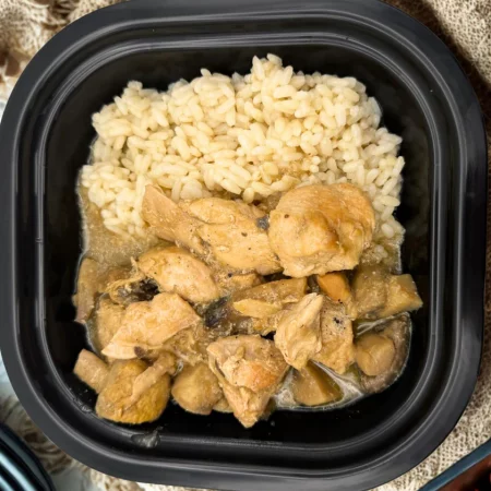 Pollo Strogonoff con Arroz