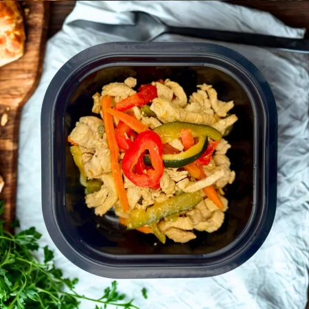 Tiras de Pavo Salteados con Verdura